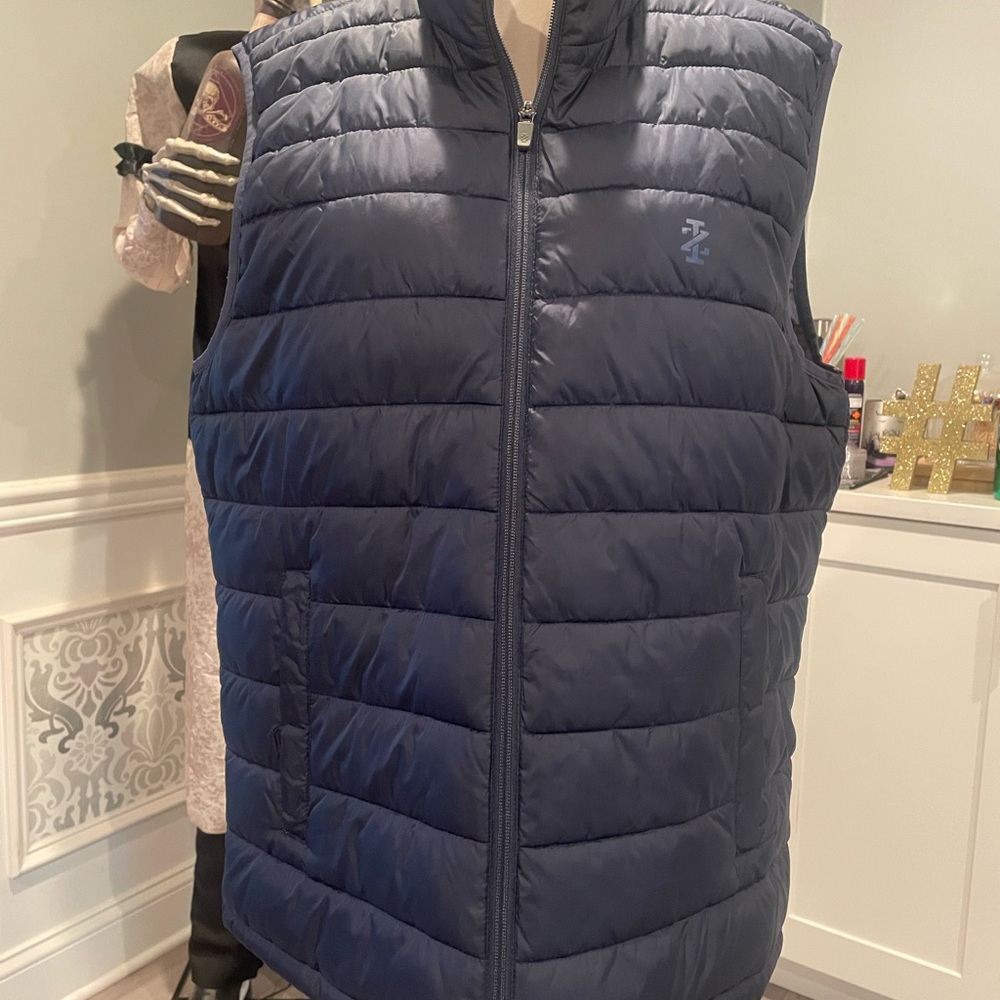 Izod Advantage Performance Vest in Dark Blue